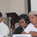 Ustad Alimondas Laut (right) addressing peace advocates and the media in the Philippines describing his experience as an IDP, forced to flee the violence in Marawi City. Photo: Patricia Mungcal/NCCP
